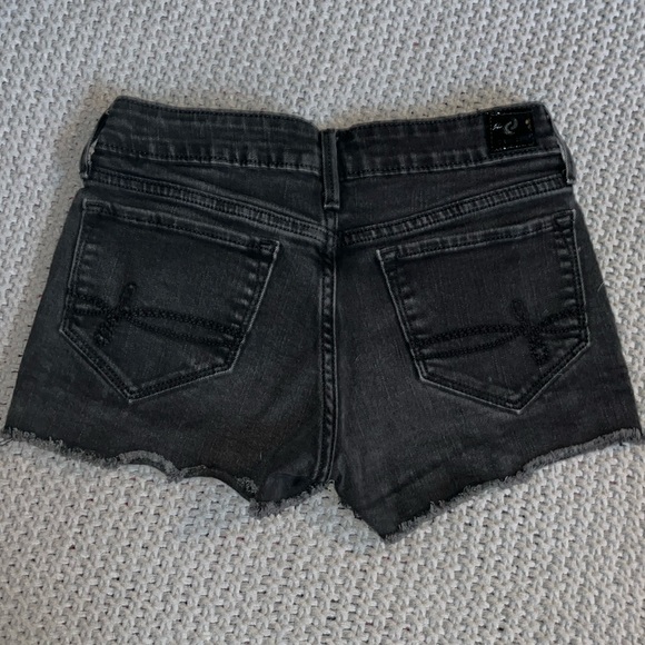 Denizen jean shorts, color black, size 3. - Picture 2 of 4